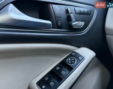 Мерседес ЦЛА-класс 2018 в Киеве на Automoto.ua Красный Мерседес ЦЛА-класс, объемом двигателя 1.99 л и пробегом 127 тыс. км за 18800 $, фото 26 на Automoto.ua