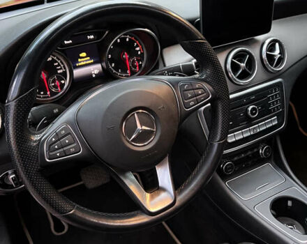 Красный Мерседес ЦЛА-класс, объемом двигателя 1.99 л и пробегом 58 тыс. км за 19500 $, фото 13 на Automoto.ua