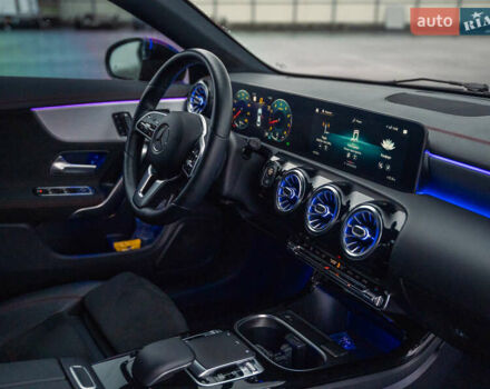 Червоний Мерседес ЦЛА-клас, об'ємом двигуна 1.99 л та пробігом 27 тис. км за 41000 $, фото 14 на Automoto.ua