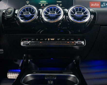 Червоний Мерседес ЦЛА-клас, об'ємом двигуна 1.99 л та пробігом 27 тис. км за 41000 $, фото 28 на Automoto.ua