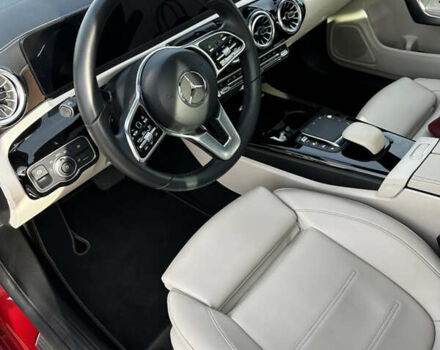 Красный Мерседес ЦЛА-класс, объемом двигателя 2 л и пробегом 28 тыс. км за 45000 $, фото 2 на Automoto.ua