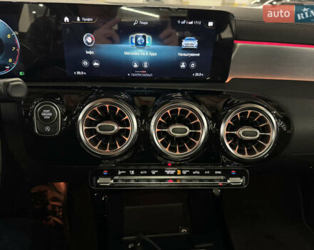 Желтый Мерседес ЦЛА-класс, объемом двигателя 1.99 л и пробегом 72 тыс. км за 32500 $, фото 11 на Automoto.ua