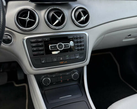 Серый Мерседес ЦЛА-класс, объемом двигателя 1.99 л и пробегом 127 тыс. км за 14800 $, фото 11 на Automoto.ua