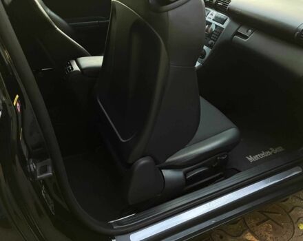 Чорний Мерседес ЦЛЦ 200, об'ємом двигуна 1.8 л та пробігом 186 тис. км за 10100 $, фото 7 на Automoto.ua