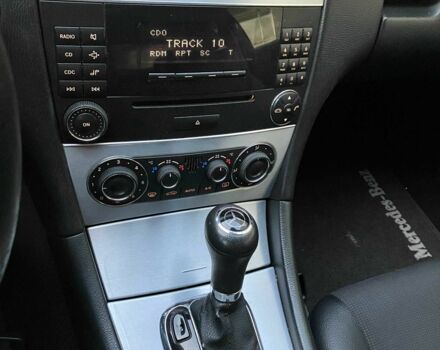 Чорний Мерседес ЦЛЦ 200, об'ємом двигуна 1.8 л та пробігом 186 тис. км за 10100 $, фото 6 на Automoto.ua