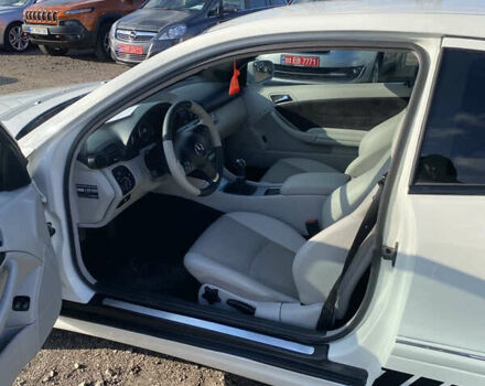 Білий Мерседес ЦЛЦ-клас, об'ємом двигуна 1.8 л та пробігом 172 тис. км за 8300 $, фото 14 на Automoto.ua