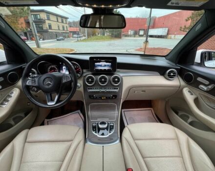 Белый Мерседес ЦЛЦ-класс, объемом двигателя 2 л и пробегом 35 тыс. км за 18000 $, фото 5 на Automoto.ua