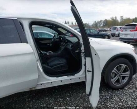 Белый Мерседес ЦЛЦ-класс, объемом двигателя 2 л и пробегом 87 тыс. км за 7000 $, фото 4 на Automoto.ua