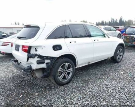 Белый Мерседес ЦЛЦ-класс, объемом двигателя 2 л и пробегом 87 тыс. км за 7000 $, фото 3 на Automoto.ua