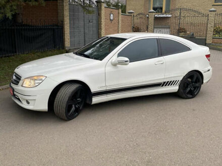 Белый Мерседес ЦЛЦ-класс, объемом двигателя 1.8 л и пробегом 172 тыс. км за 6950 $, фото 1 на Automoto.ua