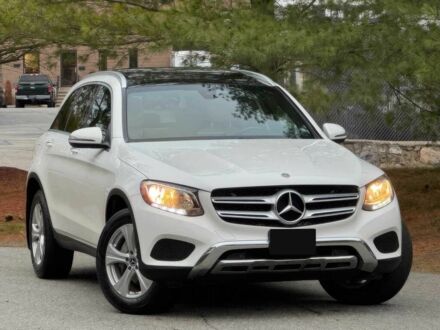 Белый Мерседес ЦЛЦ-класс, объемом двигателя 2 л и пробегом 35 тыс. км за 18000 $, фото 1 на Automoto.ua