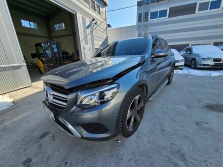 Серый Мерседес ЦЛЦ-класс, объемом двигателя 2 л и пробегом 92 тыс. км за 491 $, фото 1 на Automoto.ua