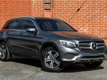 Серый Мерседес ЦЛЦ-класс, объемом двигателя 2 л и пробегом 34 тыс. км за 10000 $, фото 1 на Automoto.ua