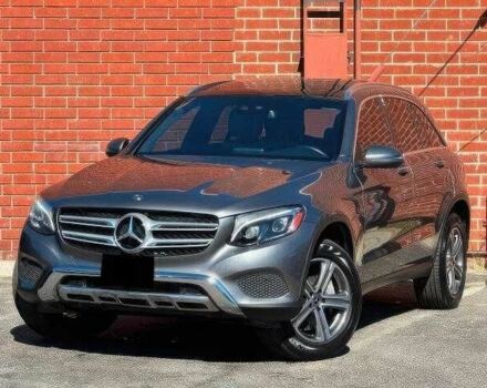 Серый Мерседес ЦЛЦ-класс, объемом двигателя 2 л и пробегом 89 тыс. км за 10000 $, фото 1 на Automoto.ua