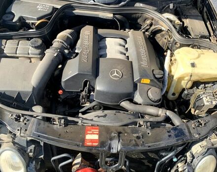 Чорний Мерседес ЦЛК-Клас, об'ємом двигуна 3.2 л та пробігом 167 тис. км за 4000 $, фото 9 на Automoto.ua