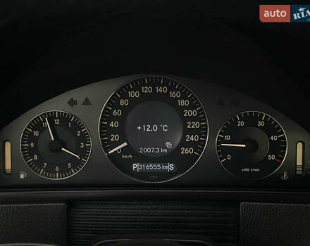 Черный Мерседес ЦЛК-Класс, объемом двигателя 2.7 л и пробегом 315 тыс. км за 7500 $, фото 37 на Automoto.ua