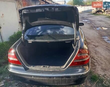 Черный Мерседес ЦЛК-Класс, объемом двигателя 2.7 л и пробегом 370 тыс. км за 4600 $, фото 9 на Automoto.ua