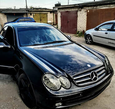 Черный Мерседес ЦЛК-Класс, объемом двигателя 2.6 л и пробегом 300 тыс. км за 7000 $, фото 1 на Automoto.ua