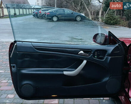 Червоний Мерседес ЦЛК-Клас, об'ємом двигуна 3.2 л та пробігом 216 тис. км за 5500 $, фото 11 на Automoto.ua