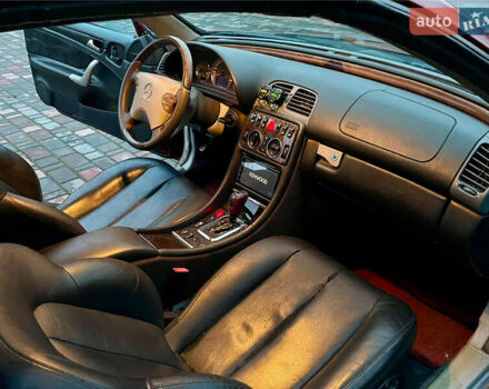 Червоний Мерседес ЦЛК-Клас, об'ємом двигуна 3.2 л та пробігом 216 тис. км за 5500 $, фото 27 на Automoto.ua