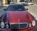 Красный Мерседес ЦЛК-Класс, объемом двигателя 2 л и пробегом 180 тыс. км за 7000 $, фото 1 на Automoto.ua