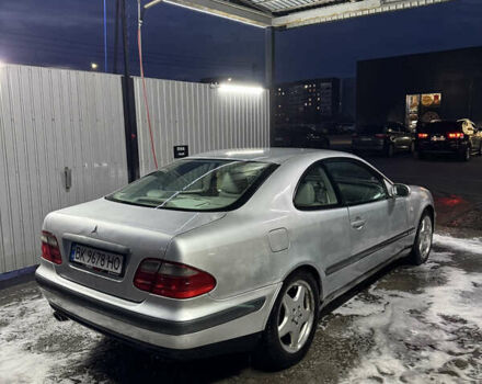 Серый Мерседес ЦЛК-Класс, объемом двигателя 2 л и пробегом 369 тыс. км за 2777 $, фото 4 на Automoto.ua