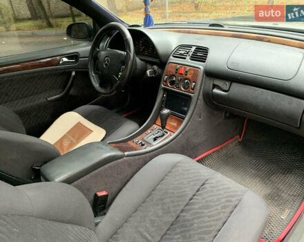 Серый Мерседес ЦЛК-Класс, объемом двигателя 2 л и пробегом 350 тыс. км за 3200 $, фото 22 на Automoto.ua