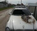 Сірий Мерседес ЦЛК-Клас, об'ємом двигуна 2 л та пробігом 250 тис. км за 1700 $, фото 1 на Automoto.ua