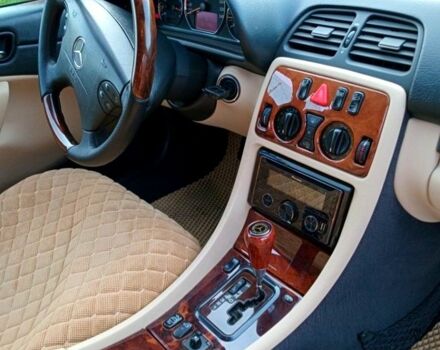 Сірий Мерседес ЦЛК-Клас, об'ємом двигуна 2 л та пробігом 300 тис. км за 5000 $, фото 5 на Automoto.ua