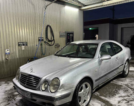 Серый Мерседес ЦЛК-Класс, объемом двигателя 2 л и пробегом 369 тыс. км за 2777 $, фото 2 на Automoto.ua