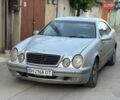 Серый Мерседес ЦЛК-Класс, объемом двигателя 3.2 л и пробегом 300 тыс. км за 2600 $, фото 1 на Automoto.ua