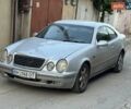 Серый Мерседес ЦЛК-Класс, объемом двигателя 3.2 л и пробегом 300 тыс. км за 2600 $, фото 1 на Automoto.ua