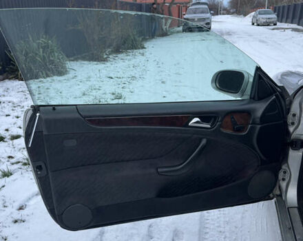 Сірий Мерседес ЦЛК-Клас, об'ємом двигуна 2 л та пробігом 317 тис. км за 3900 $, фото 11 на Automoto.ua