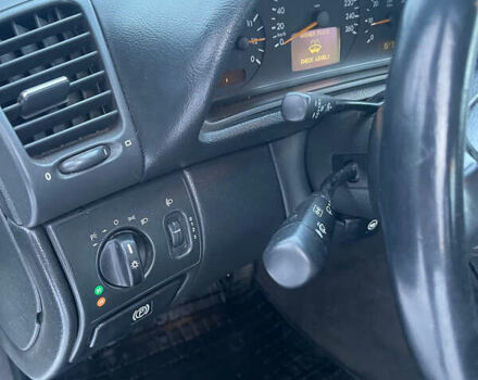 Сірий Мерседес ЦЛК-Клас, об'ємом двигуна 2 л та пробігом 317 тис. км за 3900 $, фото 19 на Automoto.ua