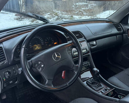 Сірий Мерседес ЦЛК-Клас, об'ємом двигуна 2 л та пробігом 317 тис. км за 3900 $, фото 10 на Automoto.ua