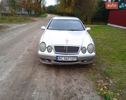 Серый Мерседес ЦЛК-Класс, объемом двигателя 2 л и пробегом 442 тыс. км за 3550 $, фото 3 на Automoto.ua