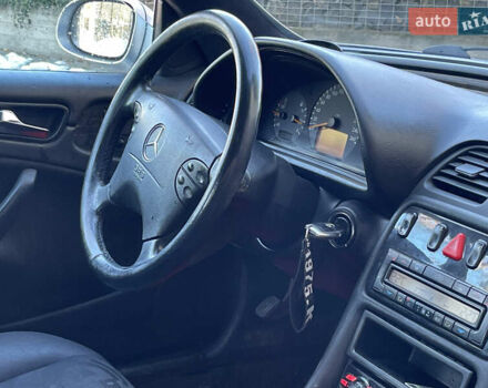 Сірий Мерседес ЦЛК-Клас, об'ємом двигуна 2 л та пробігом 336 тис. км за 2850 $, фото 12 на Automoto.ua