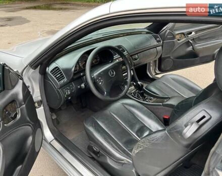 Мерседес ЦЛК-Класс 2001 в Ровно на Automoto.ua Серый Мерседес ЦЛК-Класс, объемом двигателя 2 л и пробегом 397 тыс. км за 3700 $, фото 3 на Automoto.ua