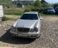 Сірий Мерседес ЦЛК-Клас, об'ємом двигуна 2 л та пробігом 240 тис. км за 3203 $, фото 6 на Automoto.ua