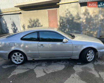 Сірий Мерседес ЦЛК-Клас, об'ємом двигуна 2 л та пробігом 352 тис. км за 2200 $, фото 2 на Automoto.ua