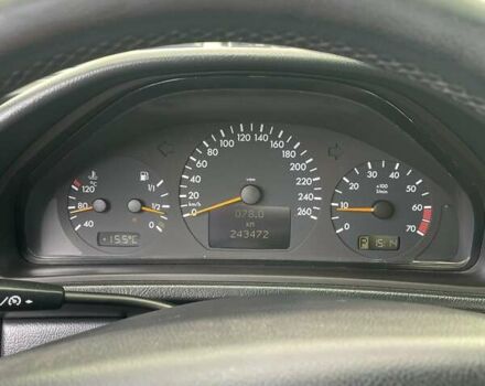 Серый Мерседес ЦЛК-Класс, объемом двигателя 2 л и пробегом 243 тыс. км за 4500 $, фото 17 на Automoto.ua
