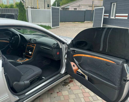 Сірий Мерседес ЦЛК-Клас, об'ємом двигуна 1.8 л та пробігом 282 тис. км за 6100 $, фото 4 на Automoto.ua