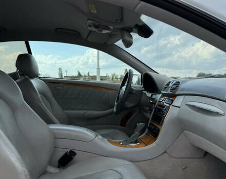 Серый Мерседес ЦЛК-Класс, объемом двигателя 2.7 л и пробегом 330 тыс. км за 4999 $, фото 16 на Automoto.ua