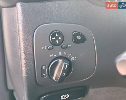 Серый Мерседес ЦЛК-Класс, объемом двигателя 3.2 л и пробегом 294 тыс. км за 8290 $, фото 19 на Automoto.ua