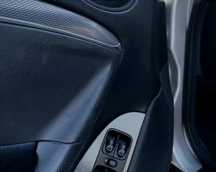 Мерседес ЦЛК-Клас 2002 у Одесі на Automoto.ua Сірий Мерседес ЦЛК-Клас, об'ємом двигуна 2.69 л та пробігом 290 тис. км за 7400 $, фото 16 на Automoto.ua