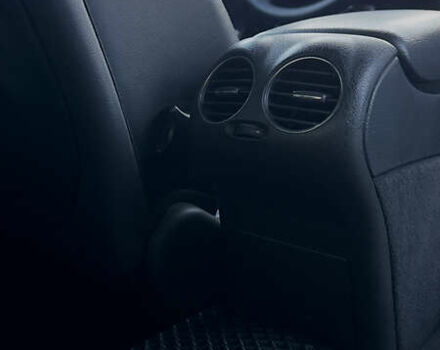 Мерседес ЦЛК-Клас 2002 у Одесі на Automoto.ua Сірий Мерседес ЦЛК-Клас, об'ємом двигуна 2.69 л та пробігом 290 тис. км за 7400 $, фото 22 на Automoto.ua