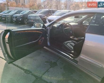 Серый Мерседес ЦЛК-Класс, объемом двигателя 3.2 л и пробегом 294 тыс. км за 8290 $, фото 13 на Automoto.ua