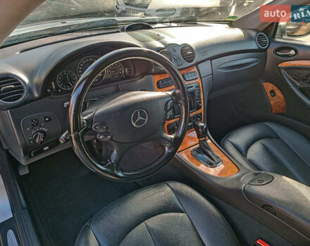 Серый Мерседес ЦЛК-Класс, объемом двигателя 3.2 л и пробегом 294 тыс. км за 8290 $, фото 15 на Automoto.ua