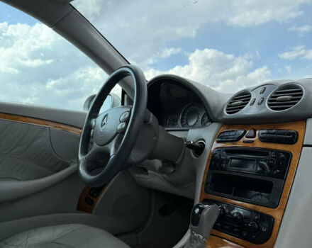 Серый Мерседес ЦЛК-Класс, объемом двигателя 2.7 л и пробегом 330 тыс. км за 4999 $, фото 18 на Automoto.ua