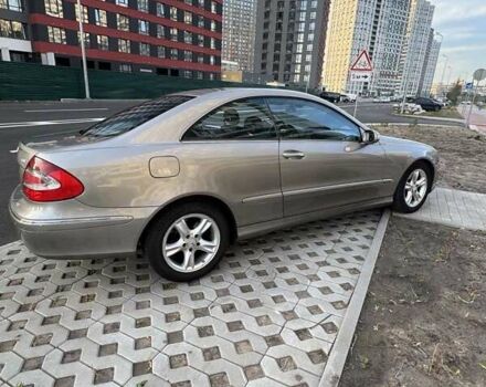 Серый Мерседес ЦЛК-Класс, объемом двигателя 2.7 л и пробегом 296 тыс. км за 8100 $, фото 2 на Automoto.ua